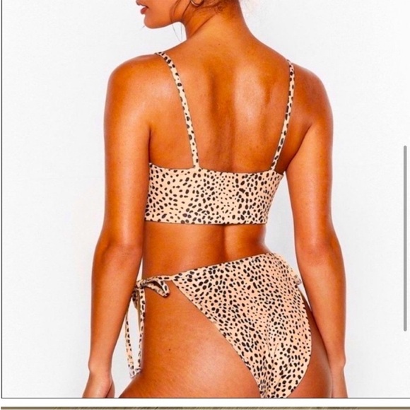 - NASTY GAL DALMATIAN “LETS GO TO THE BEACH” TIE BIKINI TOP 10US - Picture 3 of 14